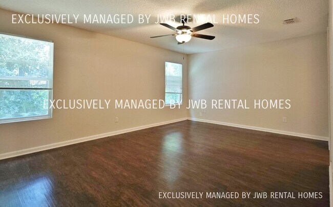 Foto del edificio - 8067 Violet Willow Ln