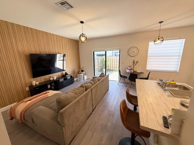 Foto del edificio - 395 NE 211th Terrace