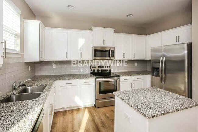 Foto del edificio - 1 MONTH FREE!! $2013 With our move-in prom...