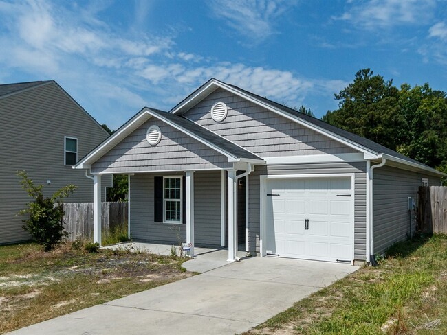Foto del edificio - 1404 Ikes Pond Ln