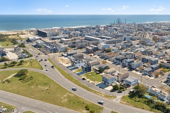 Foto del edificio - 257 Dewey Dr