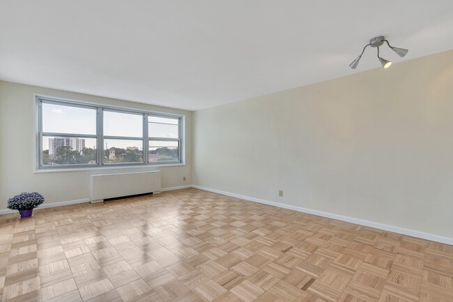 Foto del edificio - 2000 Linwood Ave