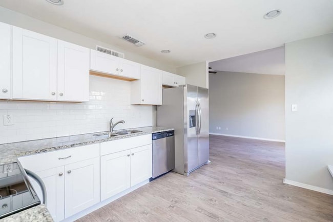 Foto del edificio - 4736 Scots Briar Ln