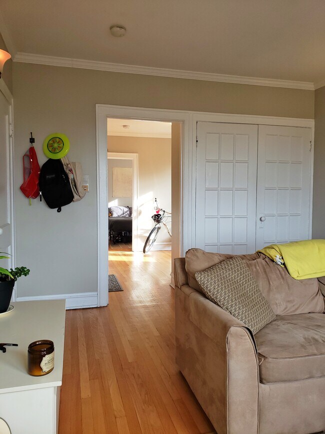 Foto del edificio - 1925 Grove Ave