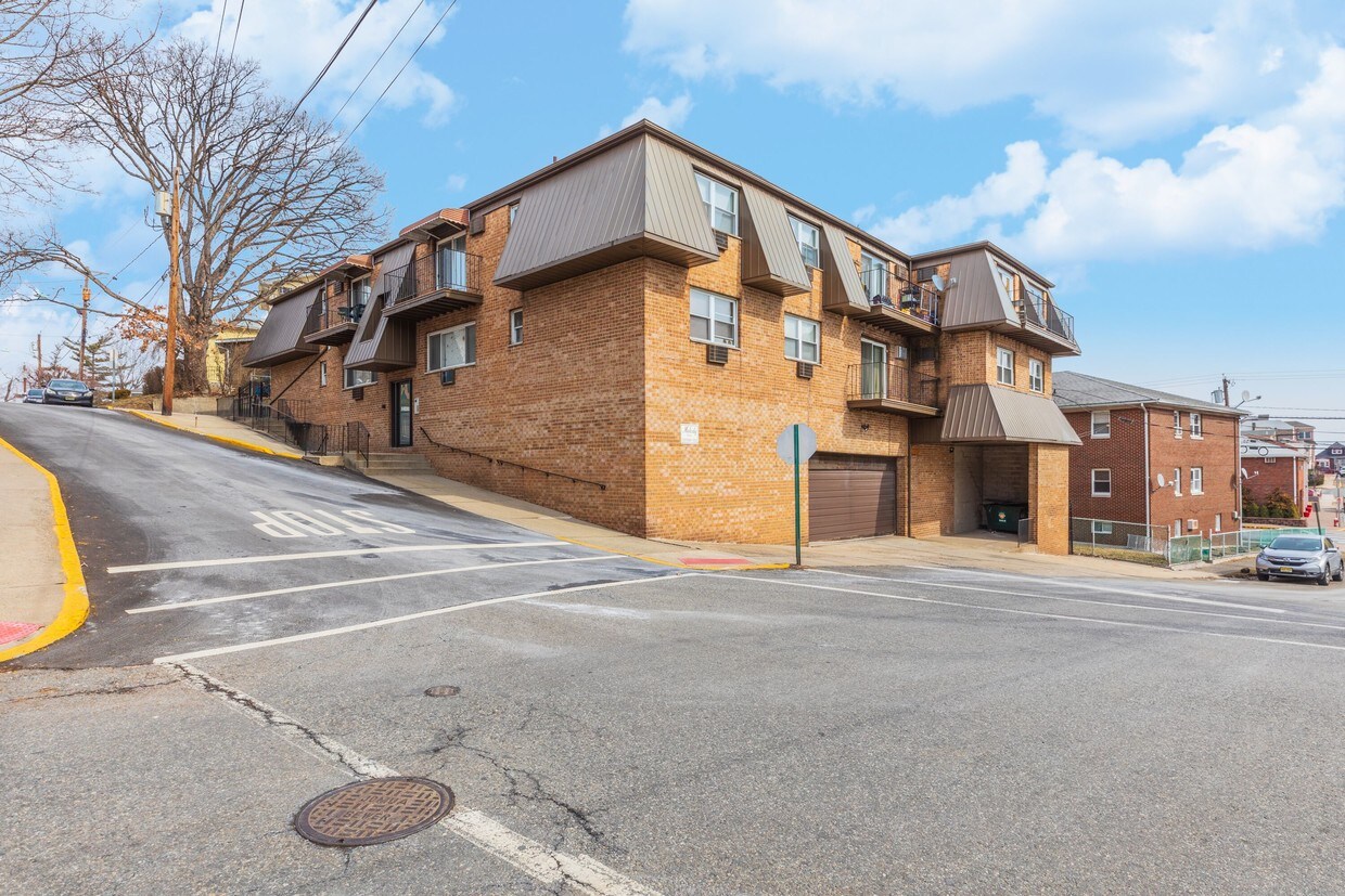154 Rothwell Ave, Cliffside Park, NJ 07010 Apartments in Cliffside