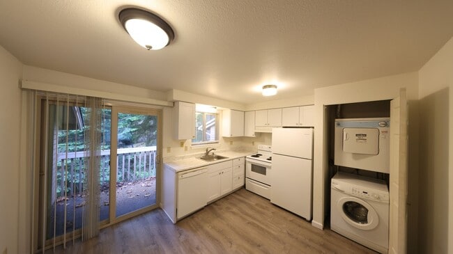 Foto del edificio - 2 Bed 1 Bath - Excellent Condition - NAS W...