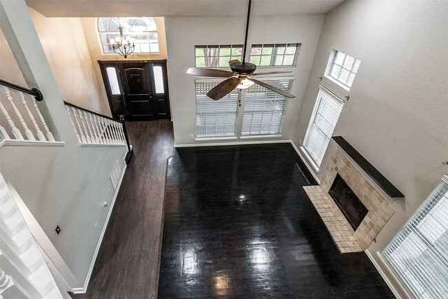 Foto del edificio - 2113 Spring Mills Rd