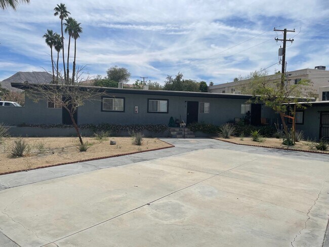 Building Photo - 36947 Melrose Dr