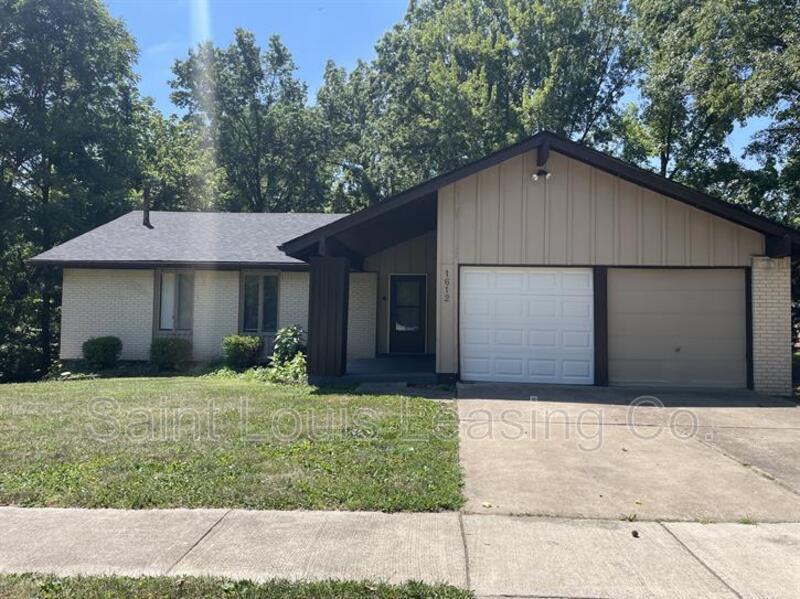 Primary Photo - 1612 Forestedge Dr