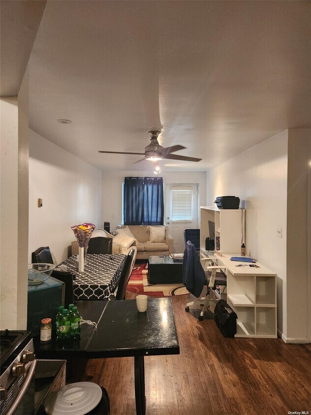 Foto del edificio - 69-22 43rd Ave