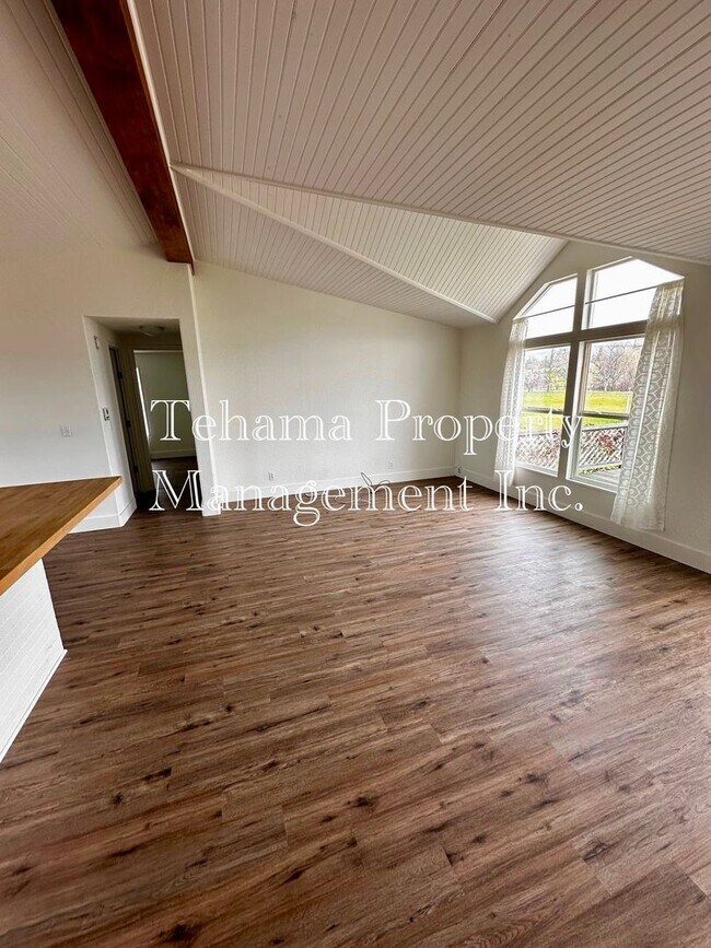 Building Photo - Newly Renovated Beautiful 3 bedroom 2 bath home in Red Bluff