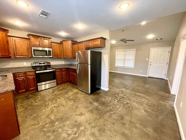 Building Photo - 1223 Timber Pointe Cir