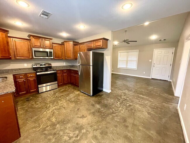 Foto del edificio - 3 Bedroom / 2 Bath In Pocahontas Available Now!