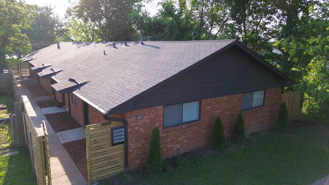 Foto del edificio - 1006 S Saint Louis Ave