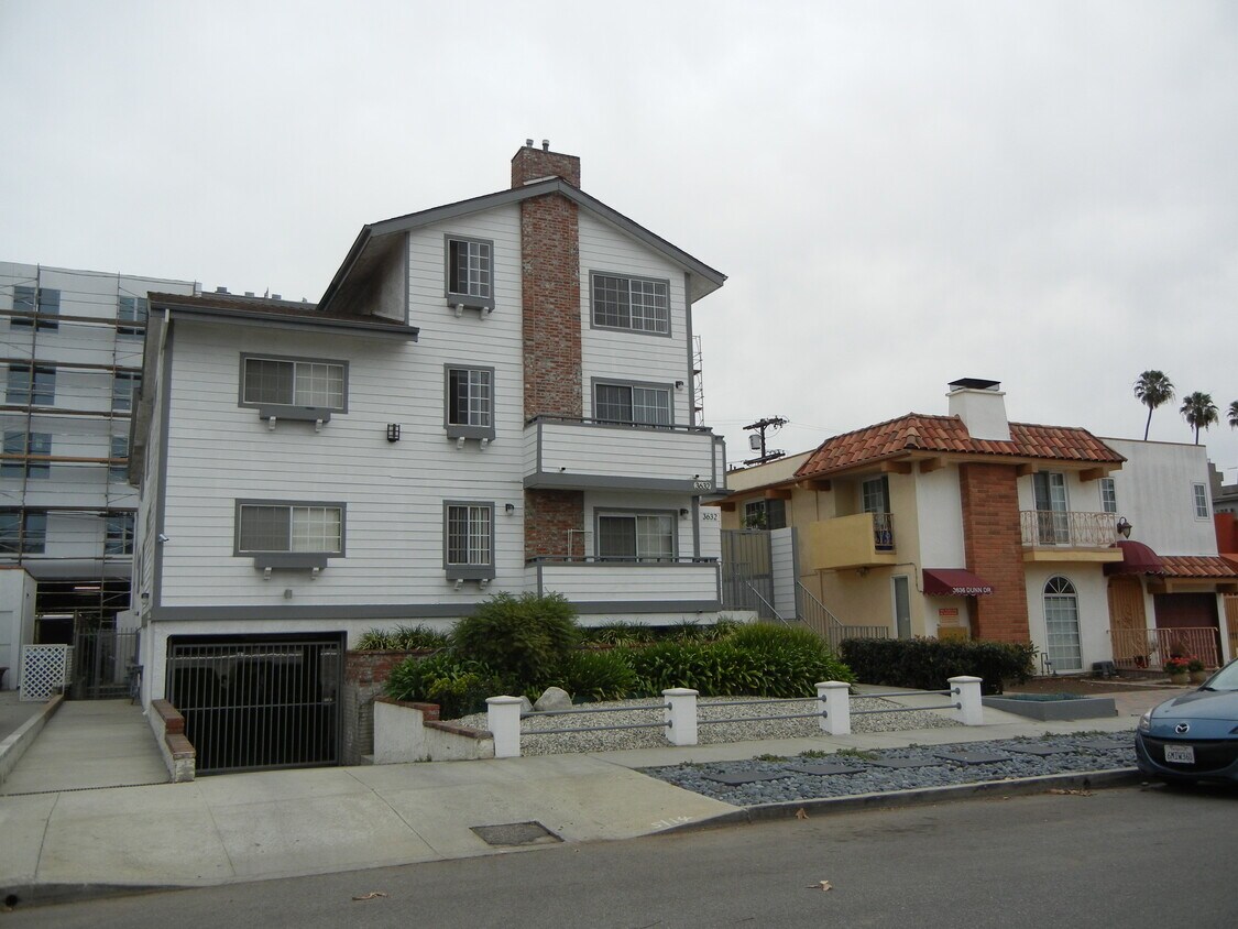 Primary Photo - 3632 Dunn Dr