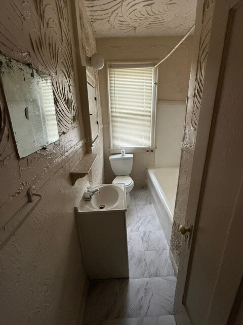 Foto del edificio - 3244 Tuxedo St