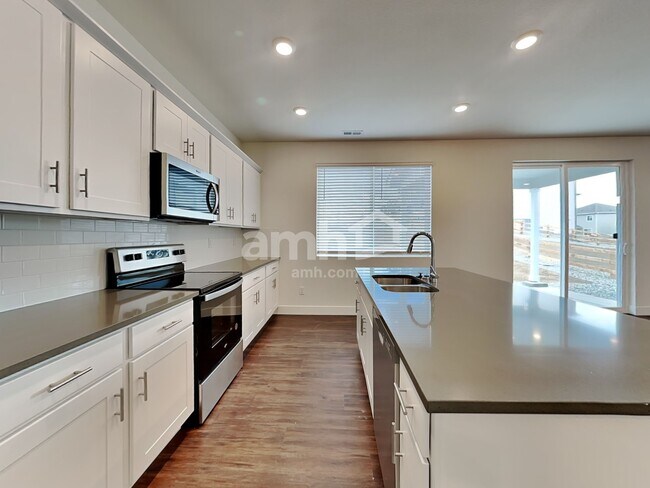 Foto del edificio - 7648 Mardale Ln