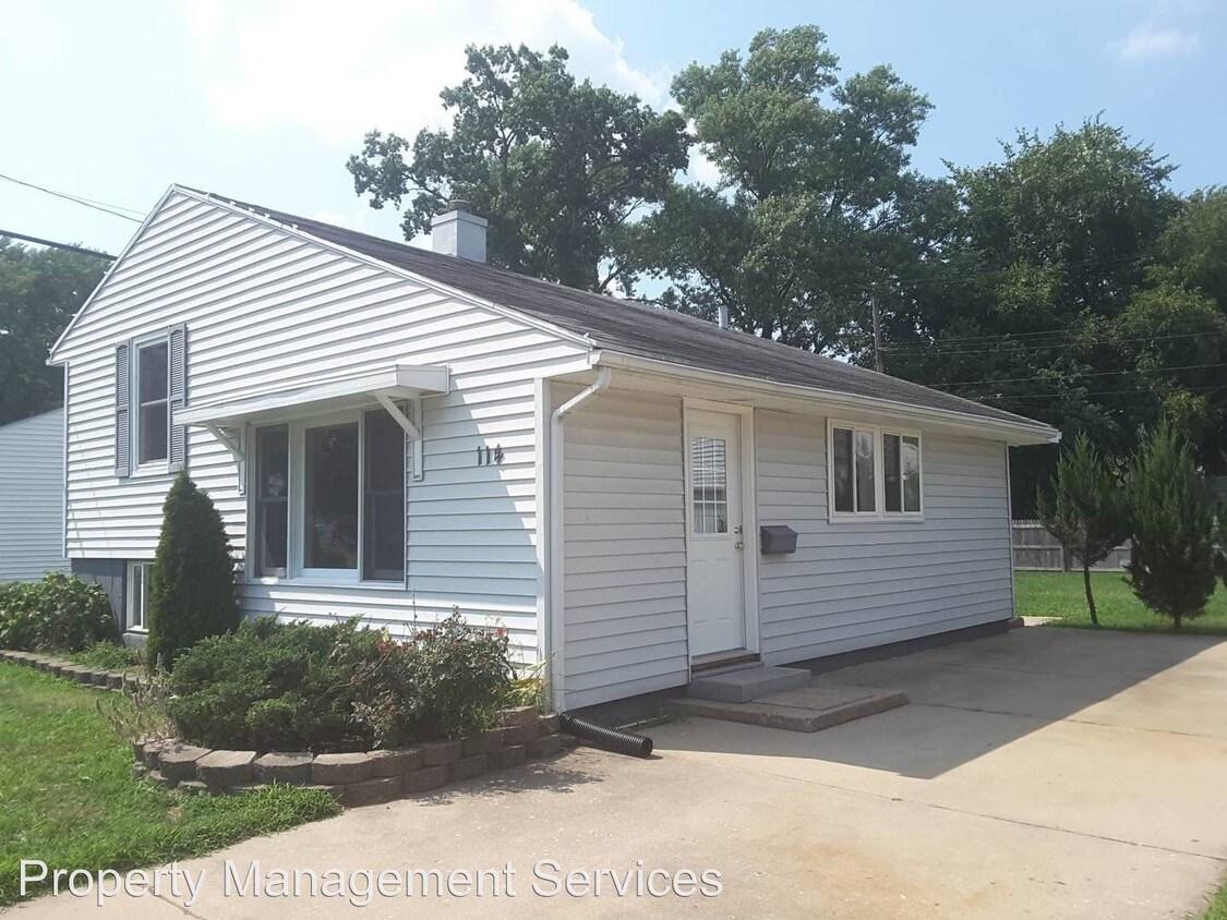 Foto principal - 3 br, 1 bath House - 114 Guam Ave