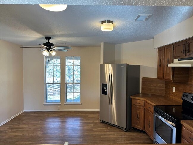 Building Photo - 1047 Private Rd 3022