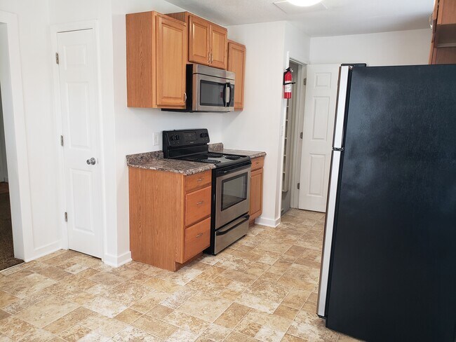 Building Photo - 6621 Walrond Ave