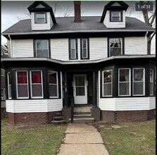 Building Photo - 3235 Oak Rd