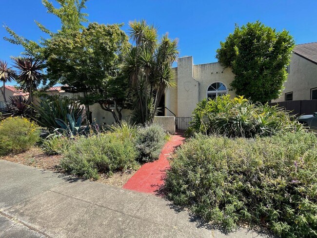 Foto del edificio - Charming 2-bedroom 1 bath home (Pet Friendly)