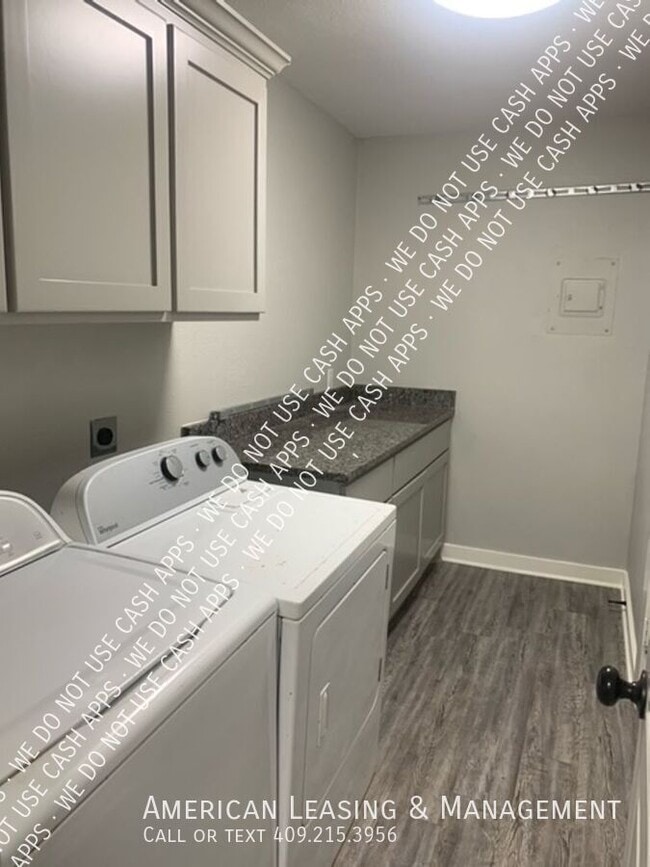 Building Photo - 109 Frankens St