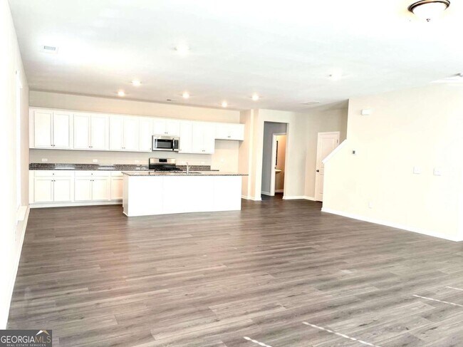 Building Photo - 305 Golden Eagle Pkwy