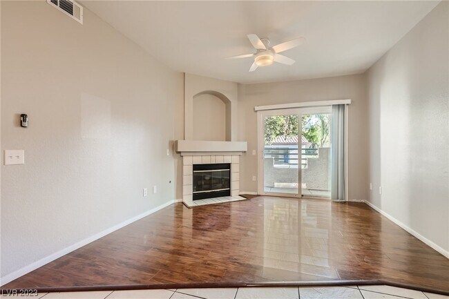 Foto del edificio - 5415 W Harmon Ave