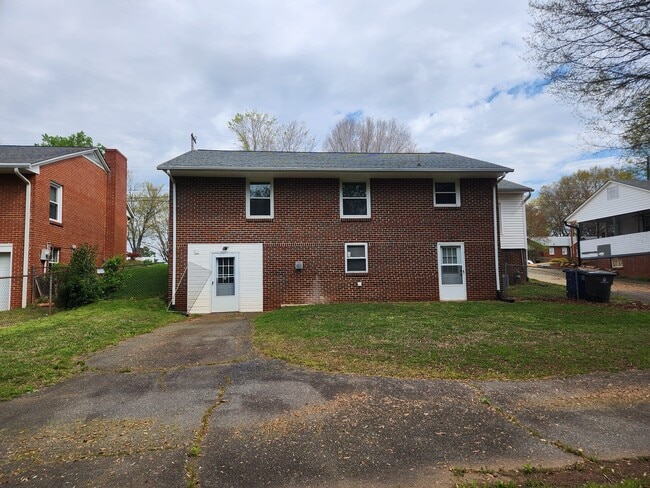 Foto del edificio - 1620 Princeton St
