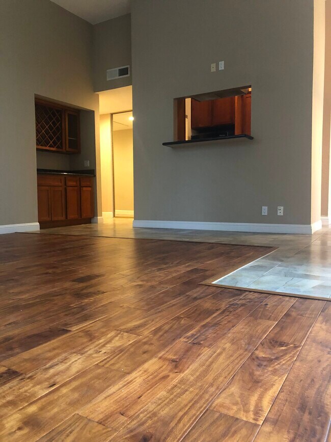 Building Photo - 300 N Civic Dr