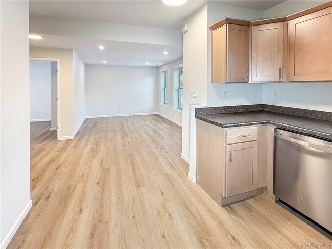 Building Photo - 4332 Albany Post Rd