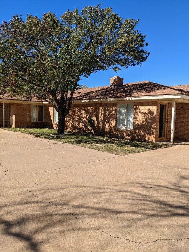 5811 Emory St, Lubbock, TX 79416 Townhome Rentals in Lubbock TX