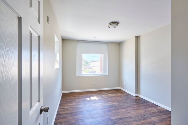Foto del edificio - 5514 Woodland Ave