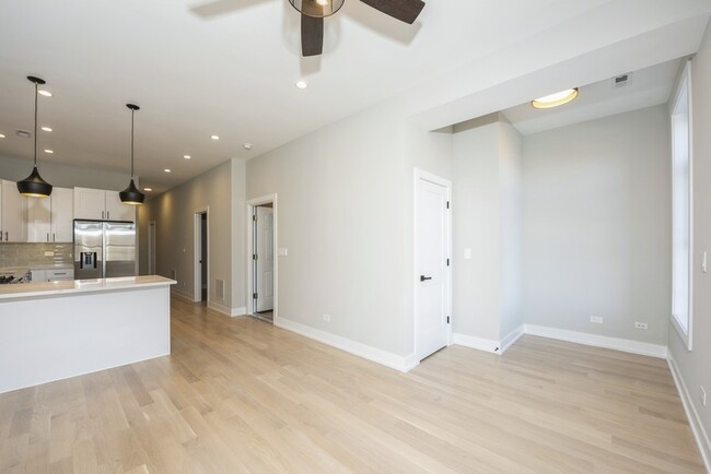 Foto del edificio - 1541 N Washtenaw Ave