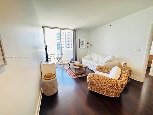 Foto del edificio - 6365 Collins Ave