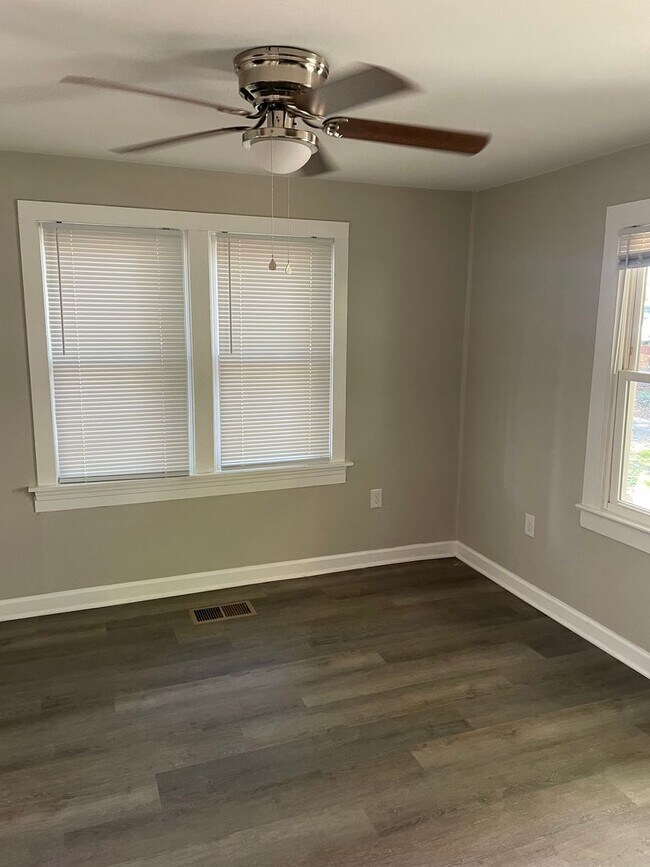 Foto del edificio - 408 24th St NW