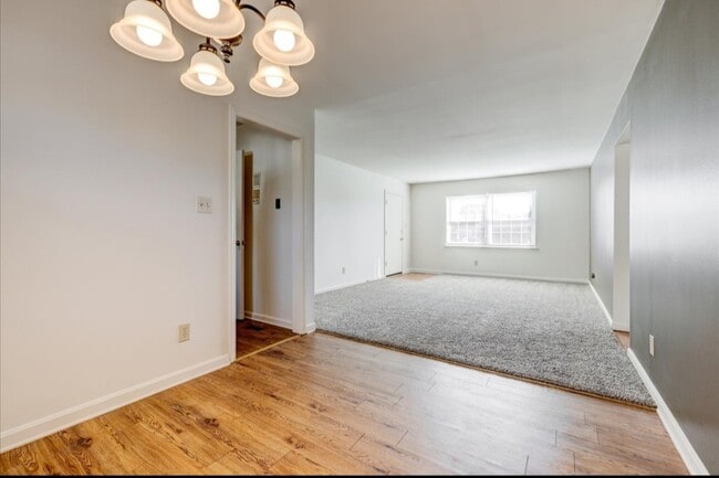 Building Photo - Ross Center Village