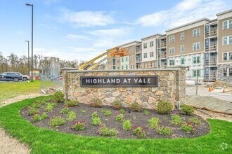 Building Photo - 2 Stratton Dr
