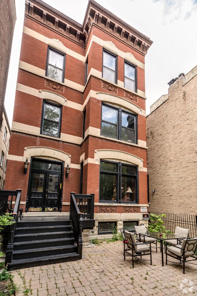 Building Photo - 616 W Surf St