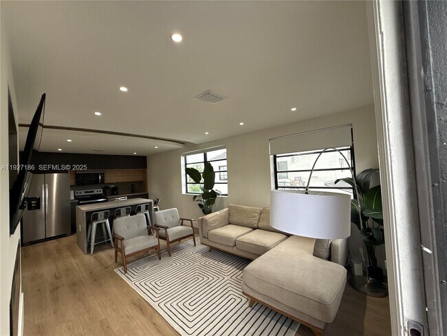 Foto del edificio - 1716 SW 11th St