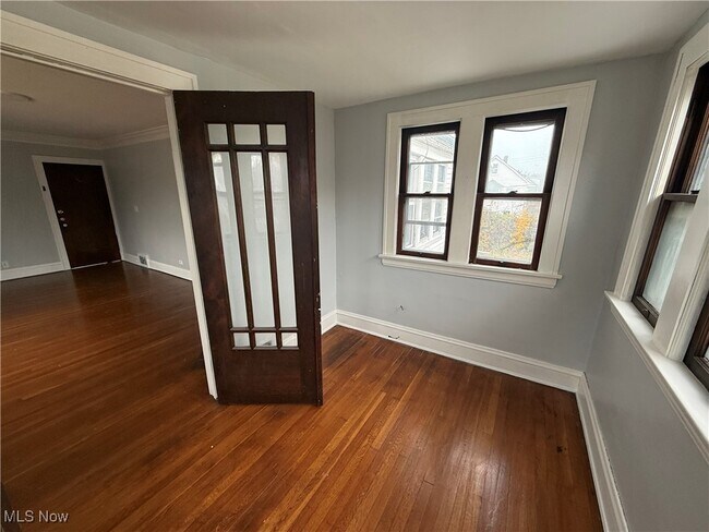 Foto del edificio - 3540 E 154th St