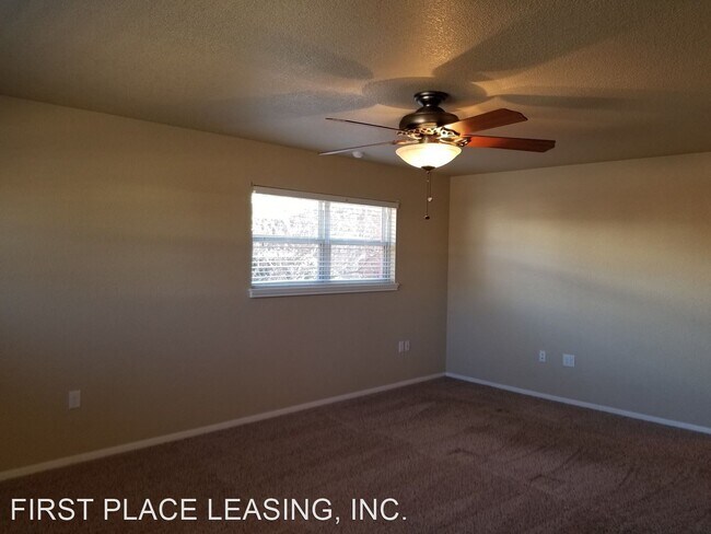 Building Photo - 3 br, 2 bath House - 913 W. Yucca Dr.
