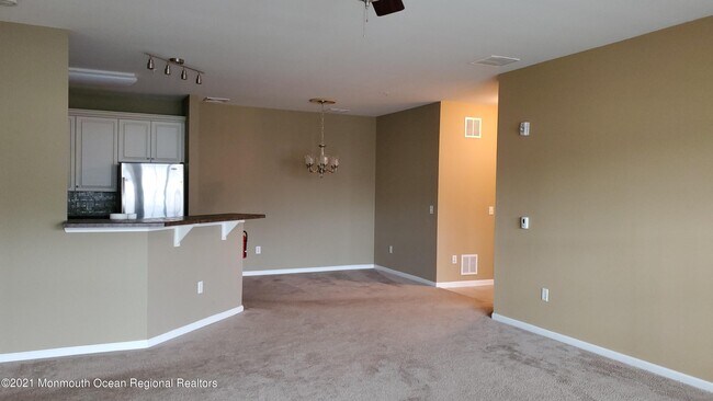 Building Photo - 625 Sloan Ct