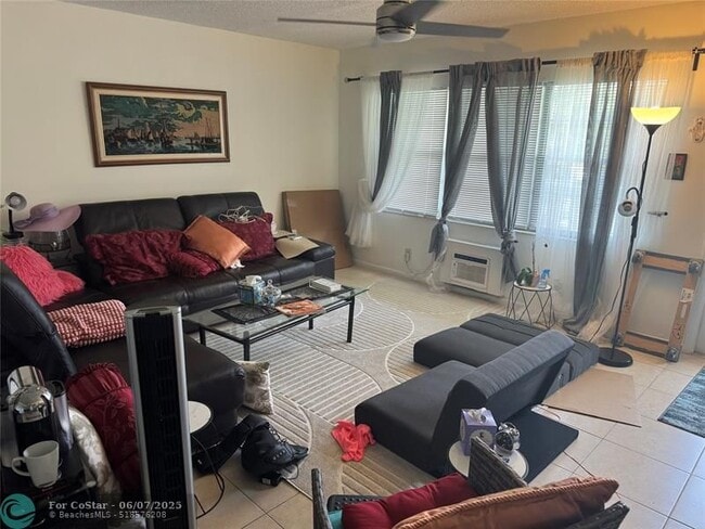 Building Photo - 440 Fanshaw K