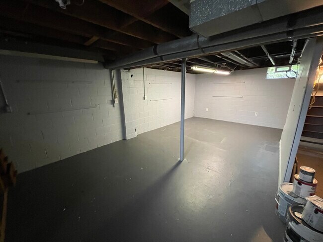Building Photo - 876 Argonne Ave