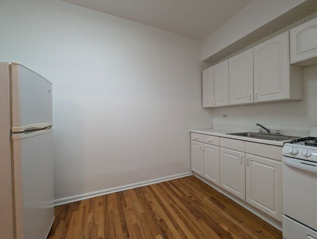 Foto del edificio - 540 W Wellington Ave