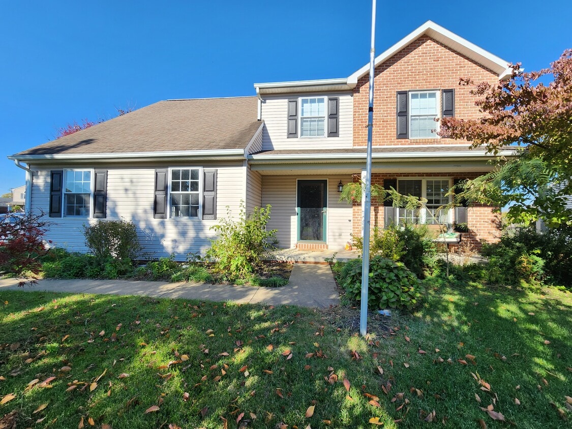 61 Sunrise Cir, Denver, PA 17517 House Rental in Denver, PA