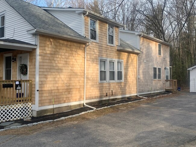 Building Photo - 44 Roebuck Ave