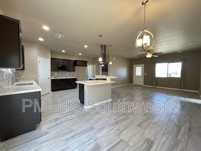 Building Photo - 2265 E Robby